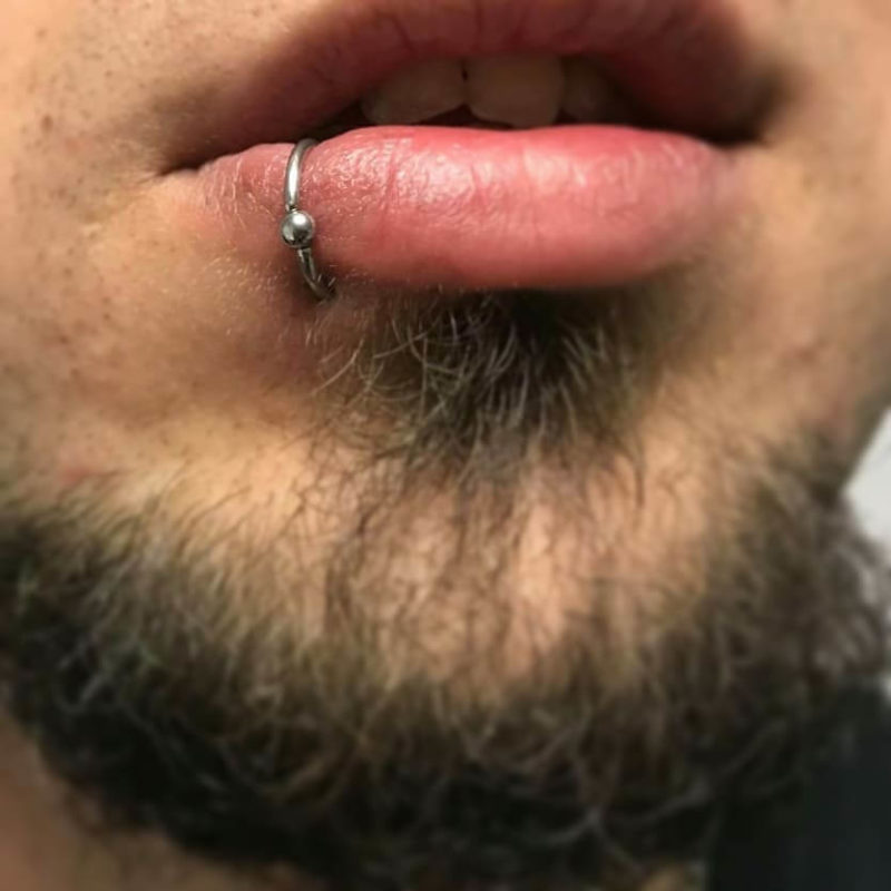 Labret Piercing [60 Ideas] Pain Level, Healing Time, Cost, Experience