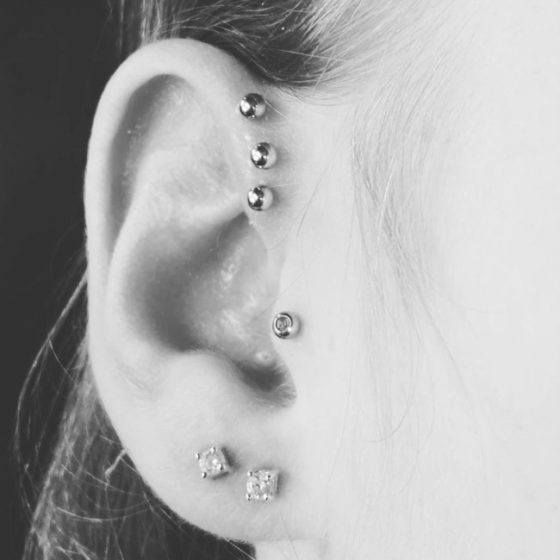 Triple Forward Helix Piercing [50 Ideas]: Pain Level, Healing Time ...