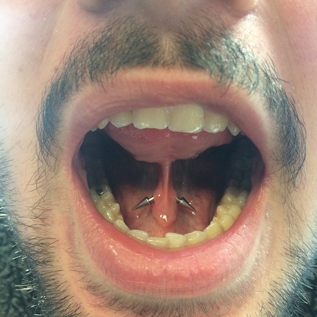 under tongue piercing on men