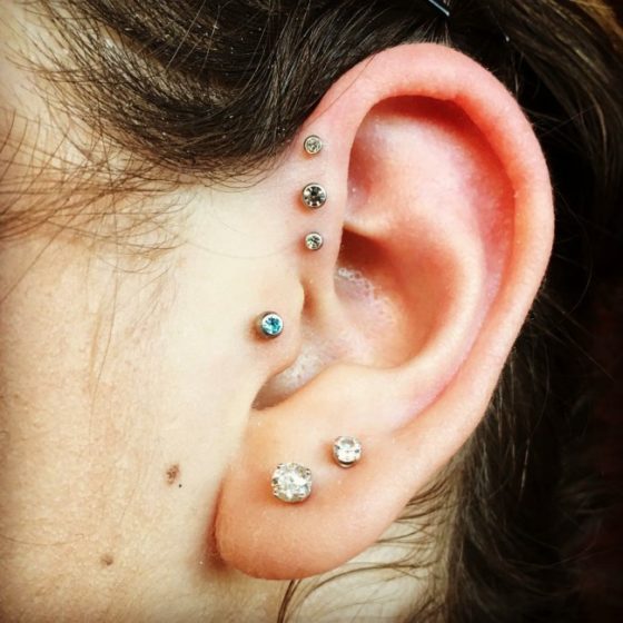 Forward Helix Piercing [50 Ideas]: Pain Level, Healing Time, Cost ...