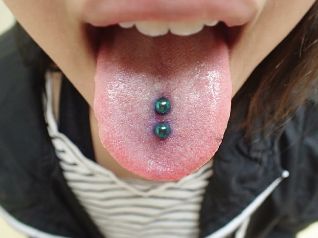 Double Tongue Piercing [50 Ideas]: Pain 