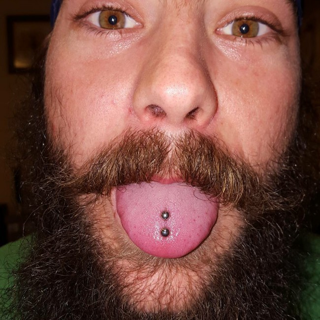 Piercing male tongue Tongue piercing