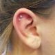 perforación del cartílago doble en la oreja