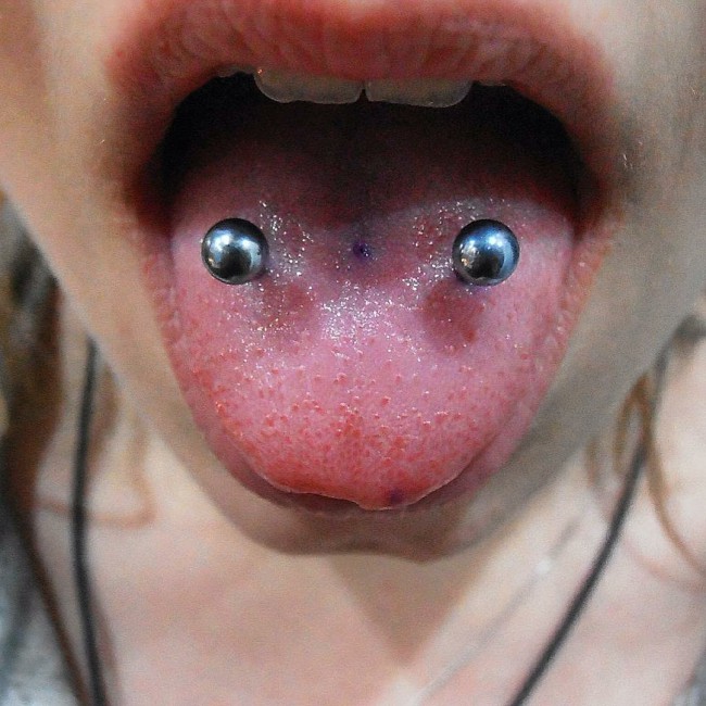 Tongue Piercing Guide 7 Types Explained (50+ Photos, Pain Level, Price)