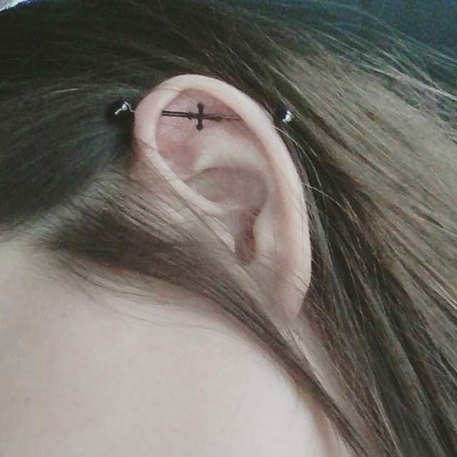 Industrial Piercing [55 Ideas] Pain Level, Healing Time, Cost