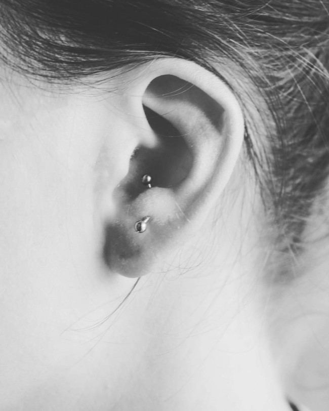 Anti-Tragus Piercing [50 Ideas]: Pain Level, Healing Time, Cost ...