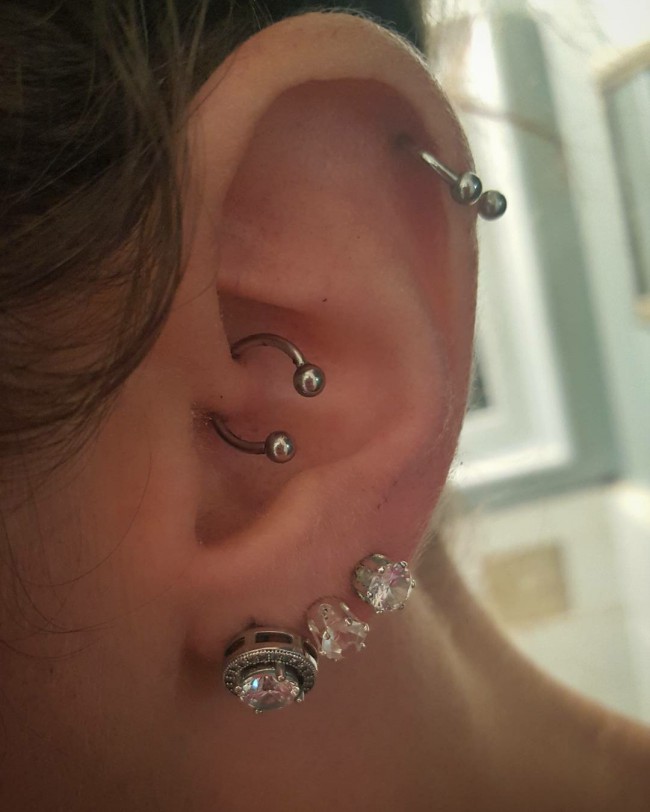 Cartilage Piercing [50 Ideas]: Pain Level, Healing Time, Cost 