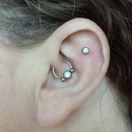 Cartilage Piercing [50 Ideas]: Pain Level, Healing Time, Cost ...