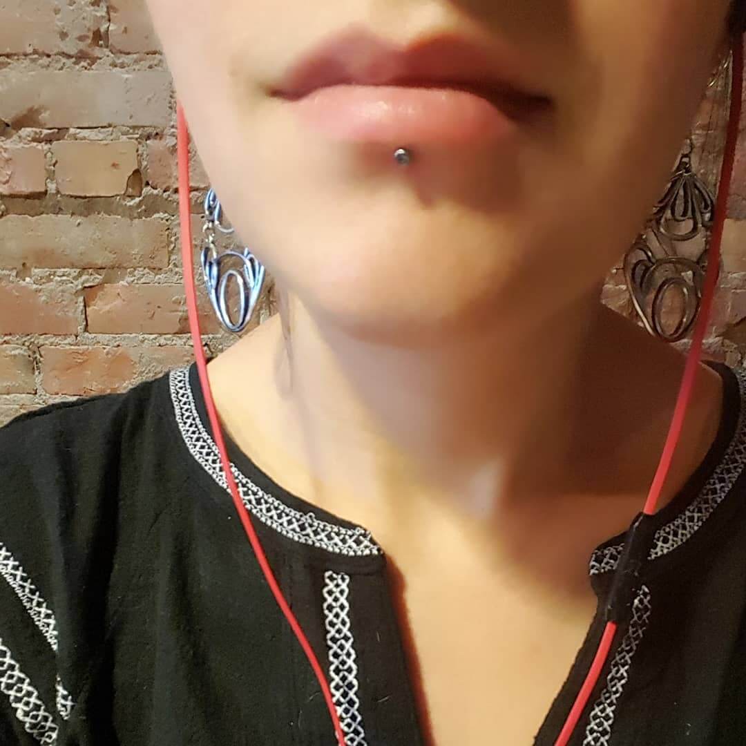 labret piercing healing stages